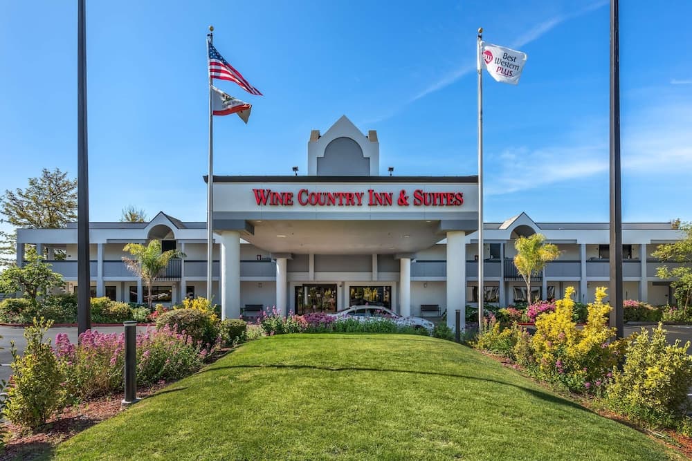 Best Western Plus Wine Country Inn & Suites