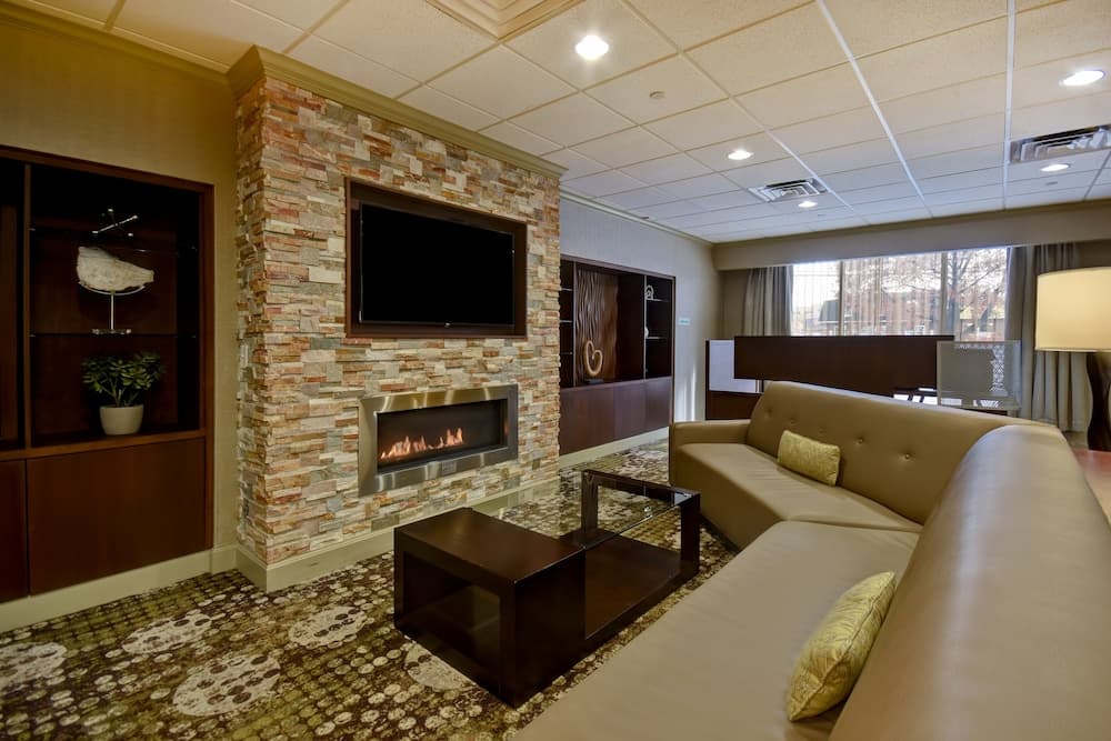Holiday Inn Cincinnati-Riverfront by IHG