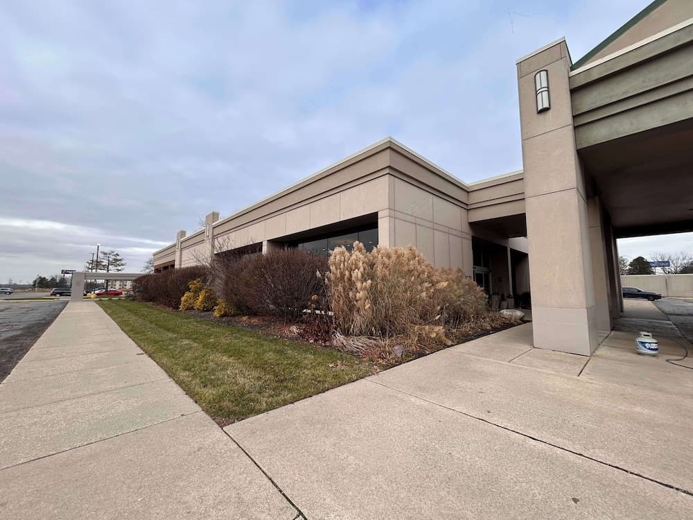 Skyline Hotel Detroit Airport, SureStay Collection by BW