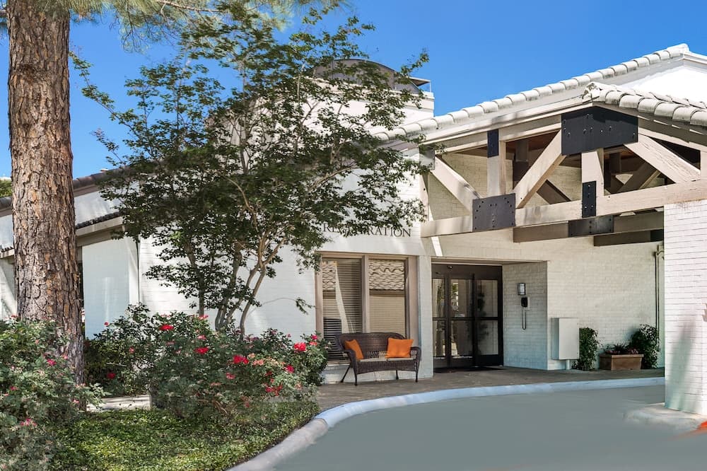 Value Suites Extended Stay - Arlington