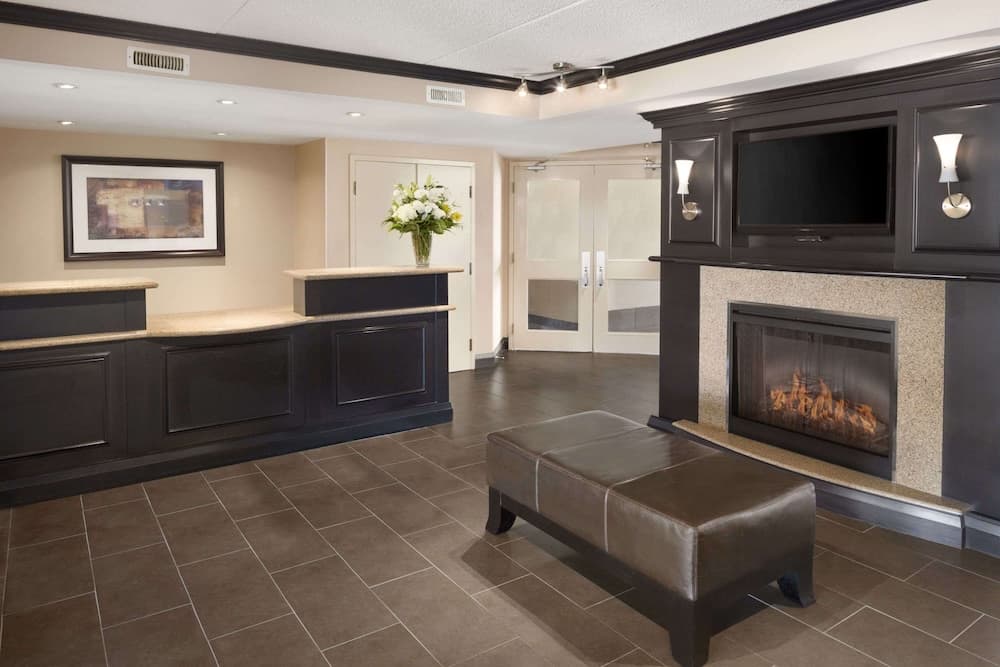 Days Inn by Wyndham Brantford