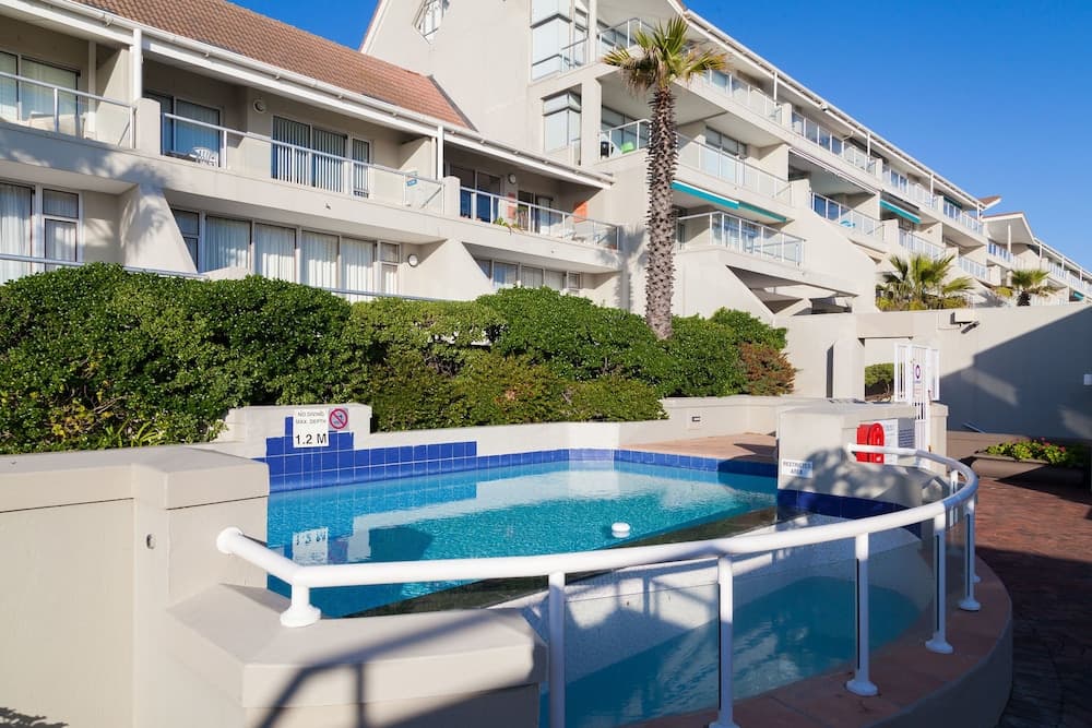 Dolphin Beach Hotel
