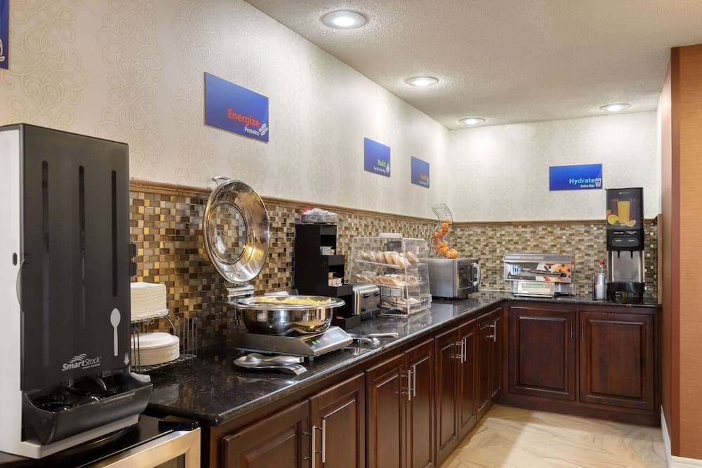 Days Inn by Wyndham Columbia Kentucky