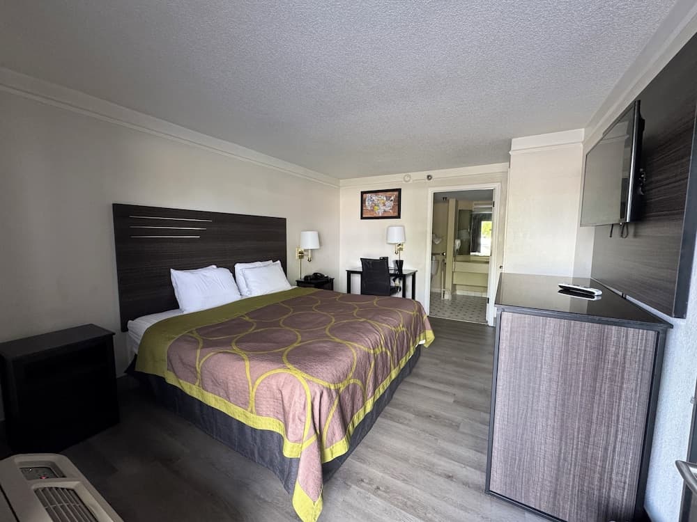Super 8 by Wyndham Savannah