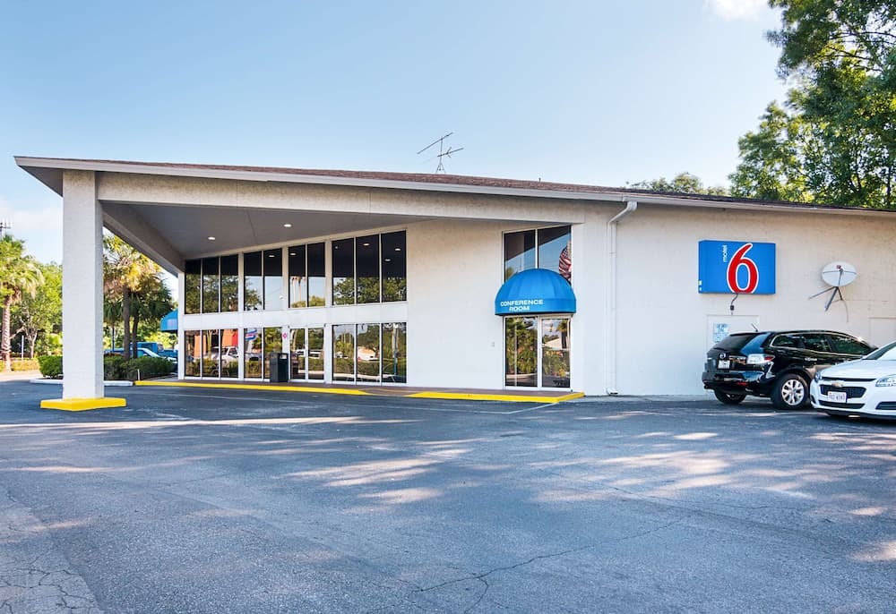 Motel 6 Tampa, FL - Fairgrounds
