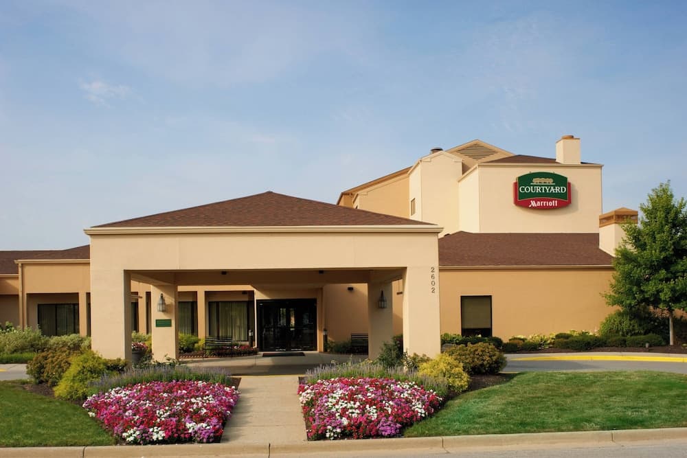 Courtyard by Marriott Indianapolis Airport