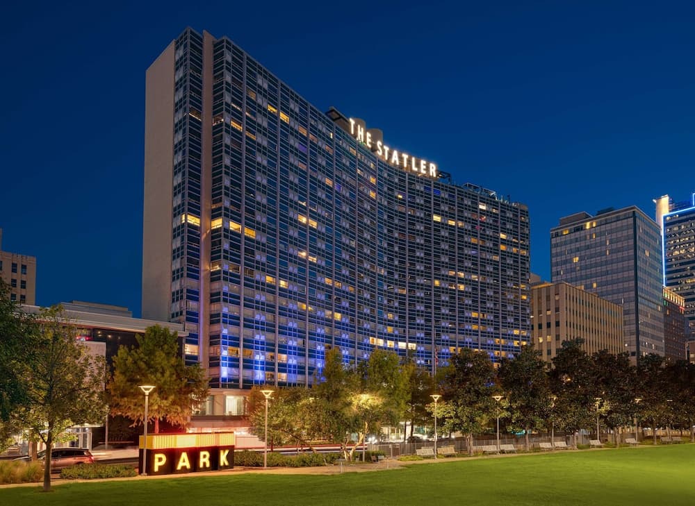 The Statler Dallas Curio Collection By Hilton