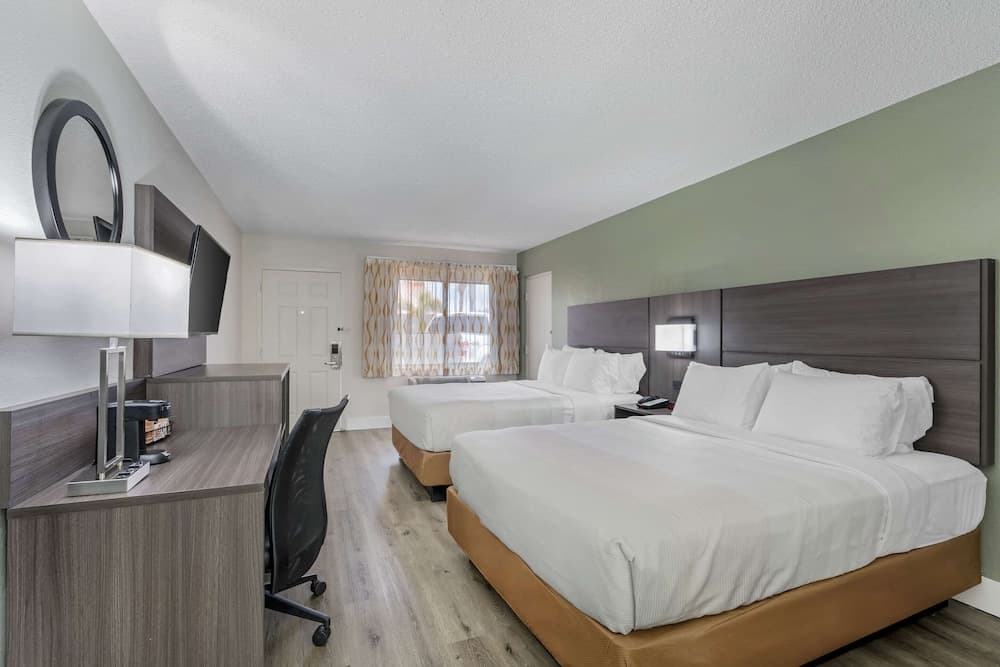 Quality Inn & Suites Orlando East - UCF Area