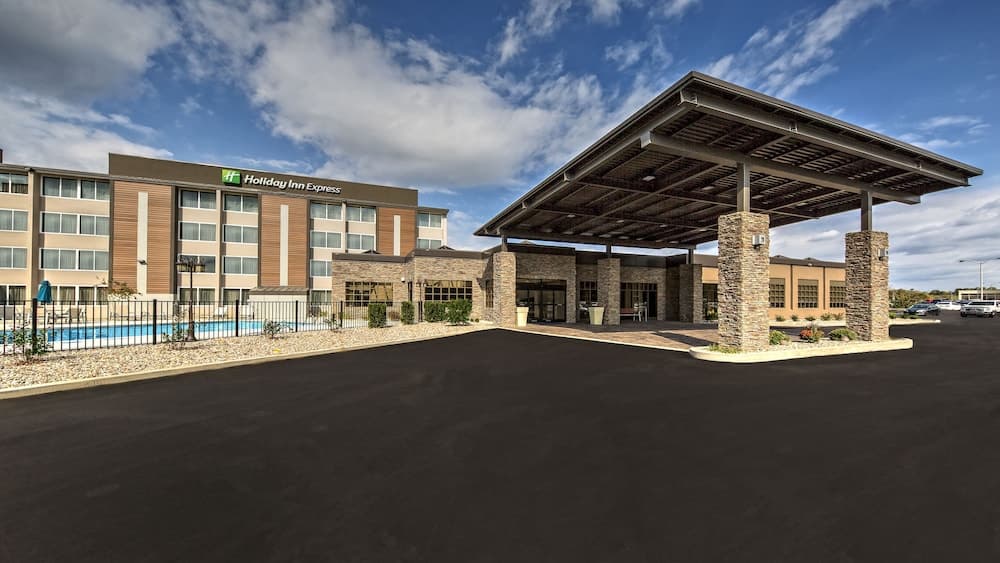 Holiday Inn Express Louisville Airport Expo Center by IHG