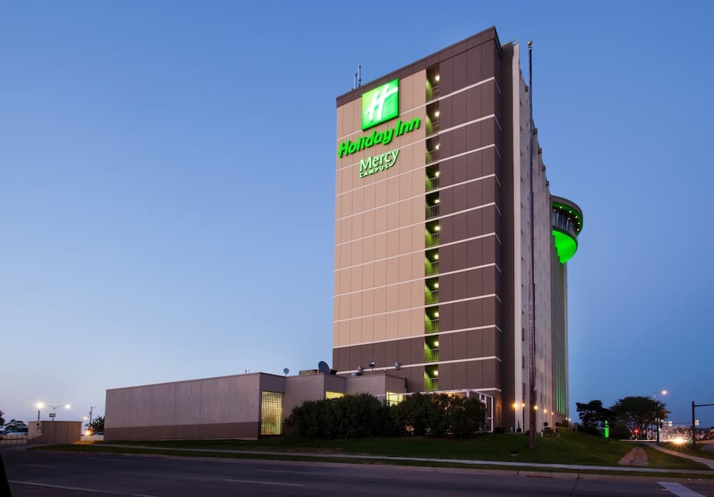 Holiday Inn Downtown - Mercy Area by IHG