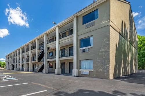 Econo Lodge Inn & Suites Virginia Beach - Norfolk