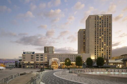 Hilton New Orleans Riverside