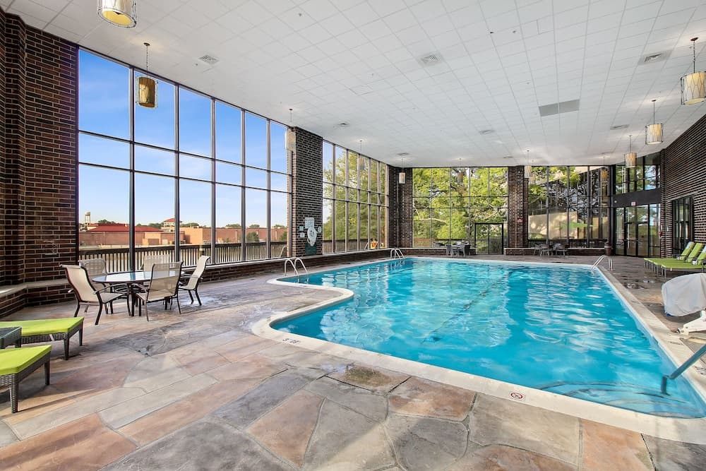 Holiday Inn Chicago Nw Crystal Lk Conv Ctr by IHG
