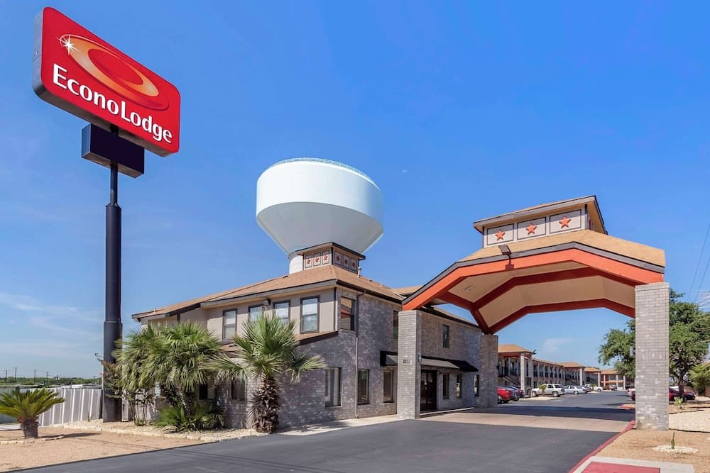 Econo Lodge Near Lackland Air Force Base - SeaWorld