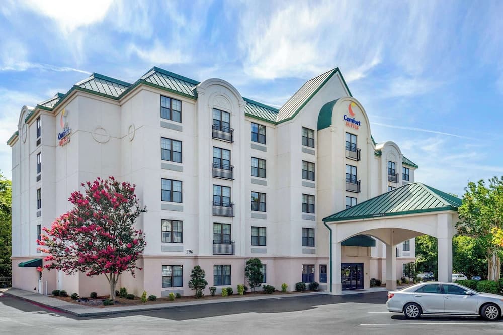 Comfort Suites Hanes Mall