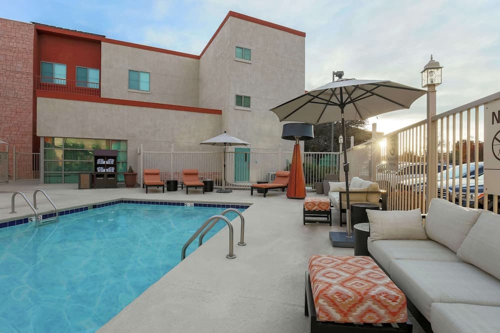 Hampton Inn & Suites Denver Tech Center