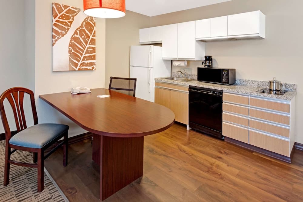 MainStay Suites Chicago Schaumburg