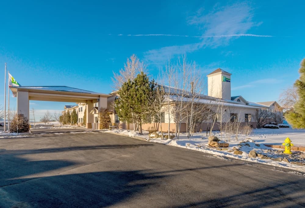 Holiday Inn Express Hotel & Suites Raton by IHG