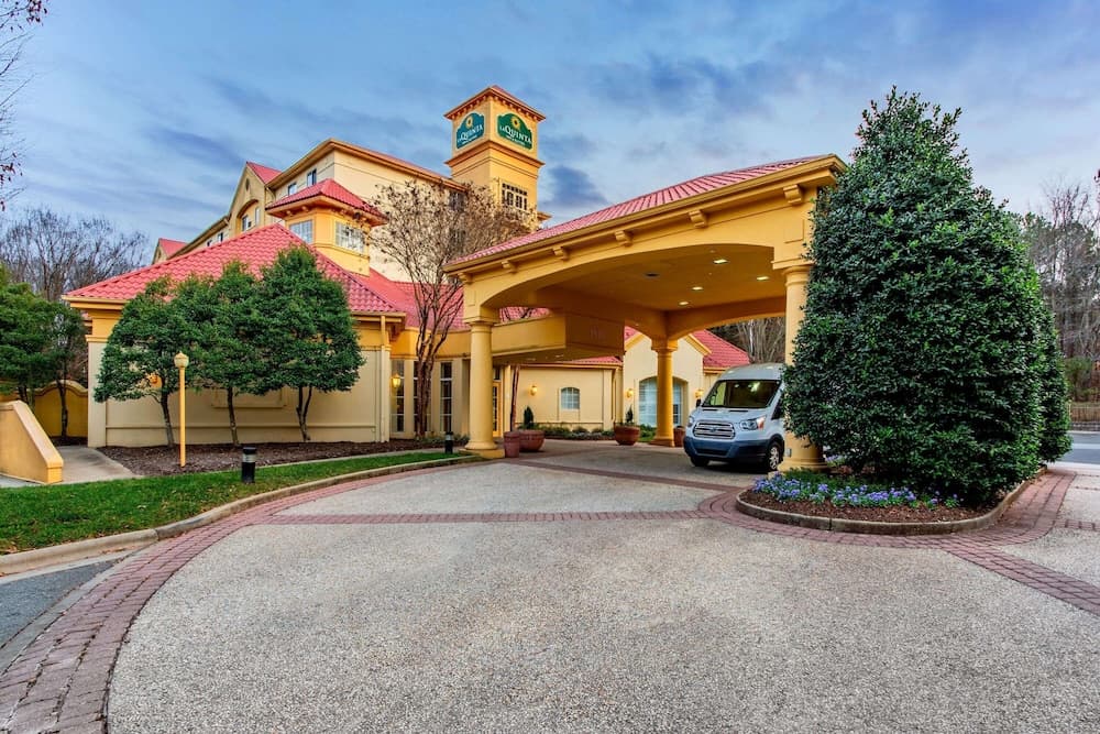 La Quinta Inn & Suites by Wyndham Raleigh/Durham Southpoint
