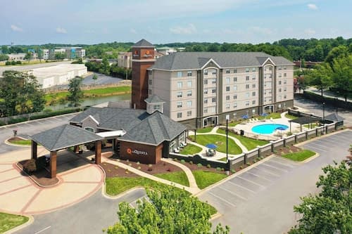 La Quinta Inn & Suites by Wyndham Greensboro - Highpoint