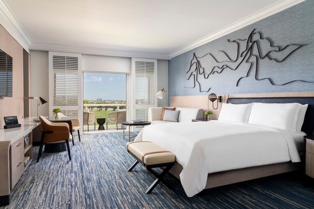 The Ritz-Carlton Dallas, Las Colinas