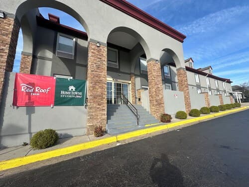 HomeTowne Studios by Red Roof Richmond, VA - W Broad St
