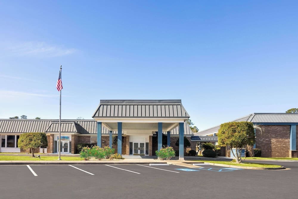 Days Inn by Wyndham Hinesville Near Fort Stewart