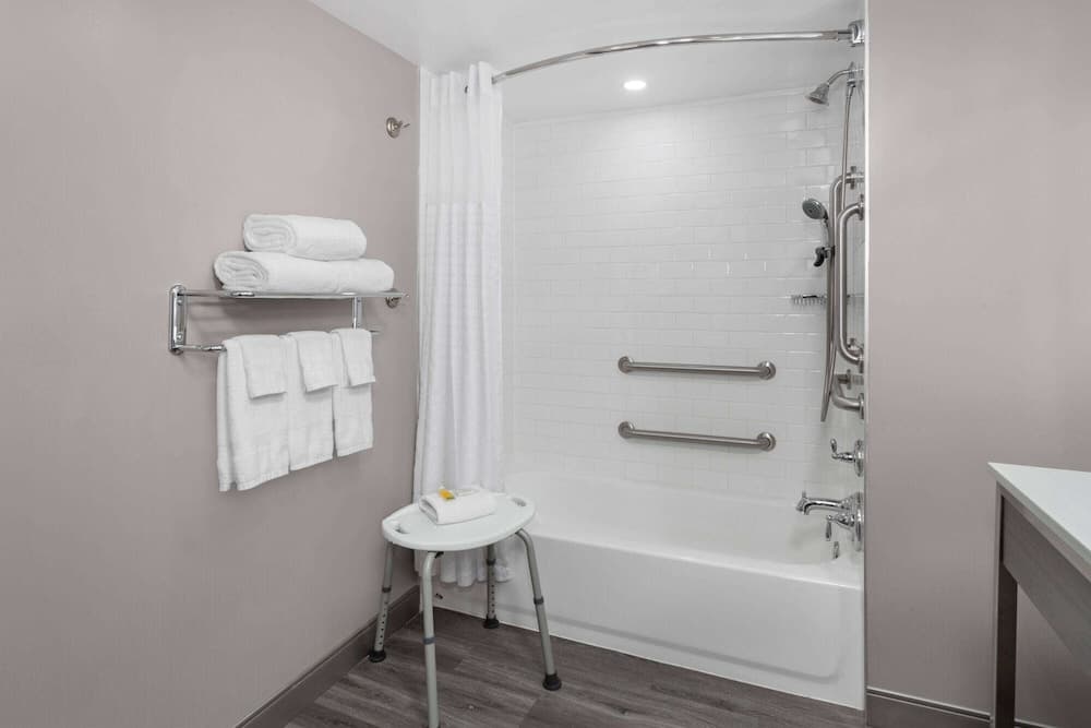 Days Inn by Wyndham Baltimore Northwest