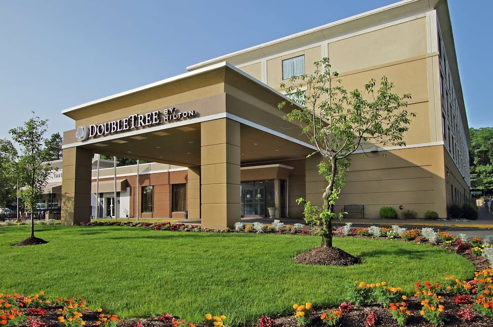 DoubleTree by Hilton Mahwah