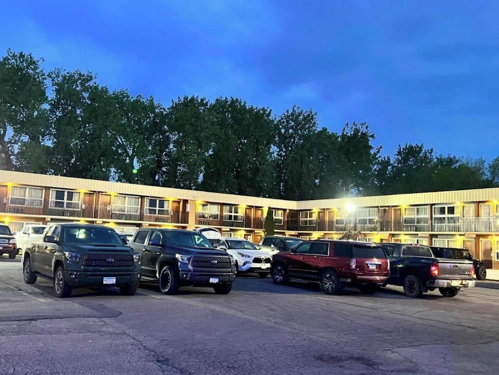 Devils Lake Inn By OYO Near Devils Lake Regional Airport