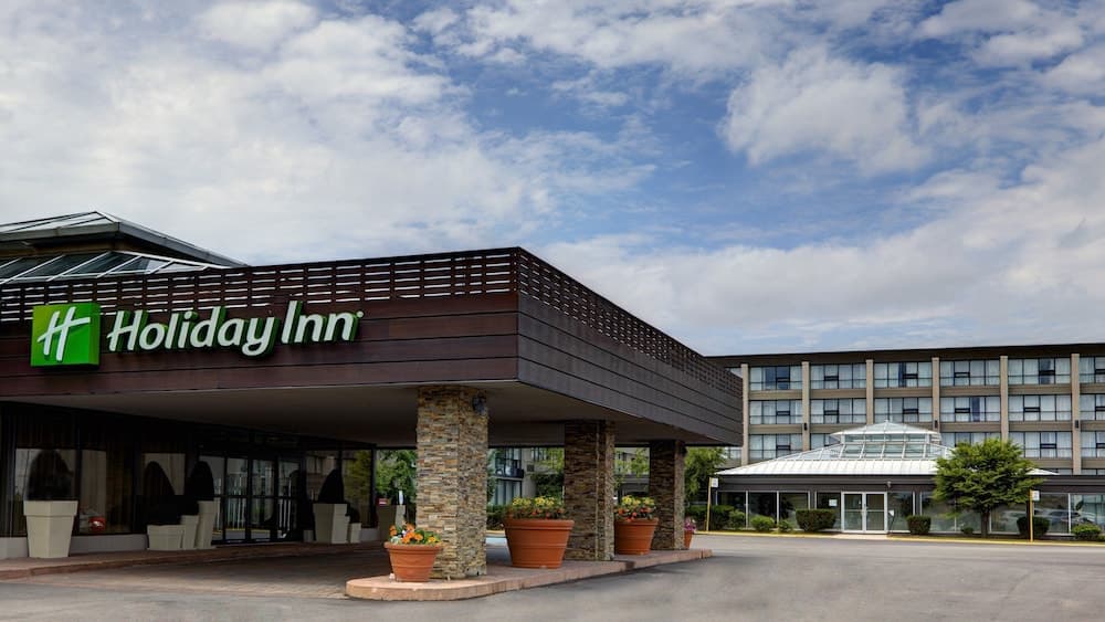 Holiday Inn Toronto Airport East by IHG