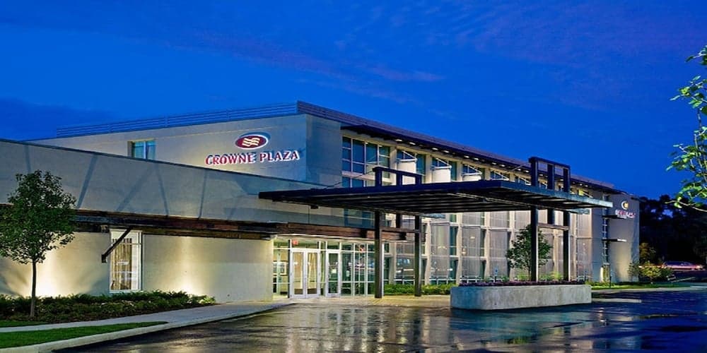 Crowne Plaza Lombard Downers Grove by IHG