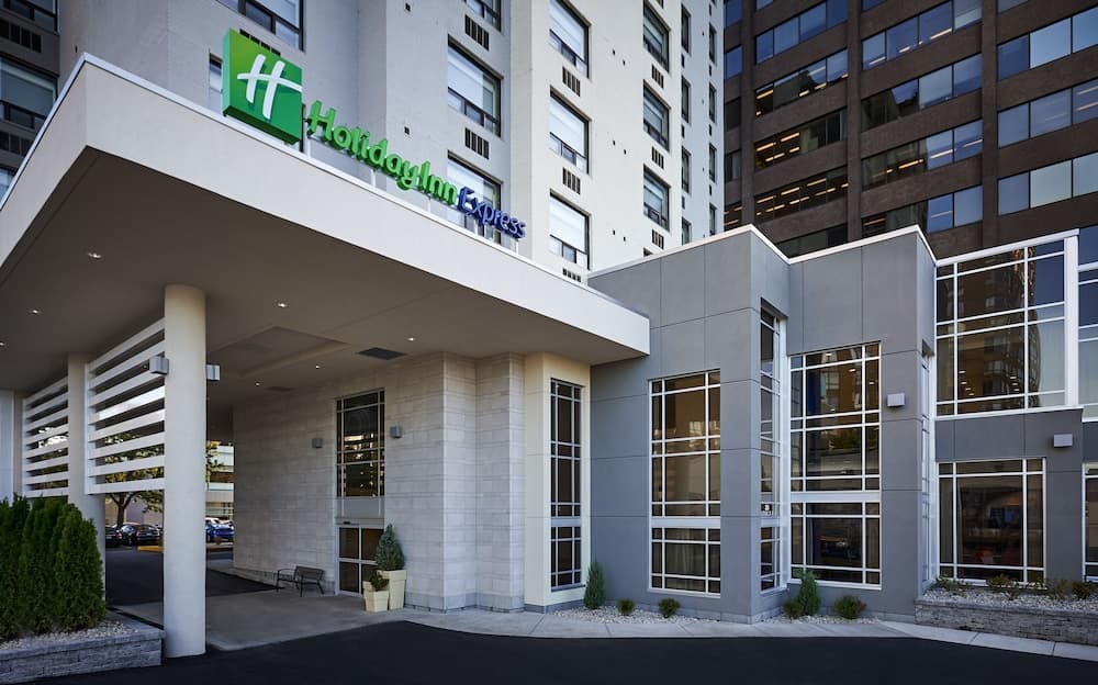 Holiday Inn Express Windsor Waterfront by IHG