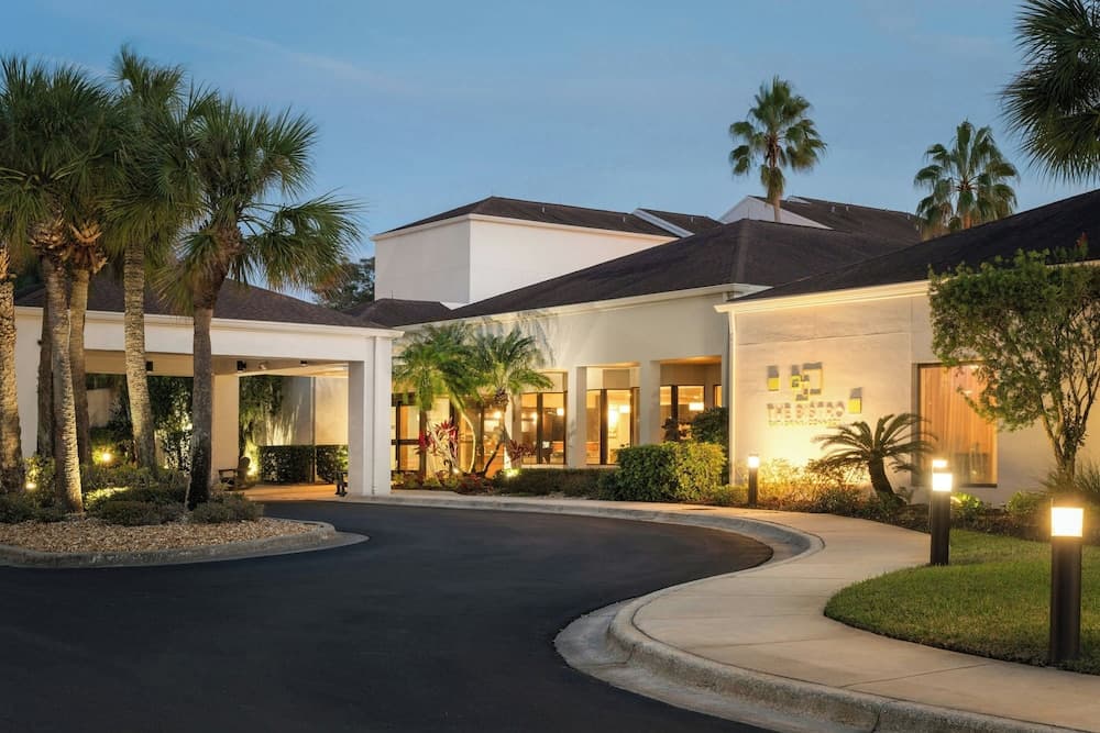 Courtyard Melbourne West