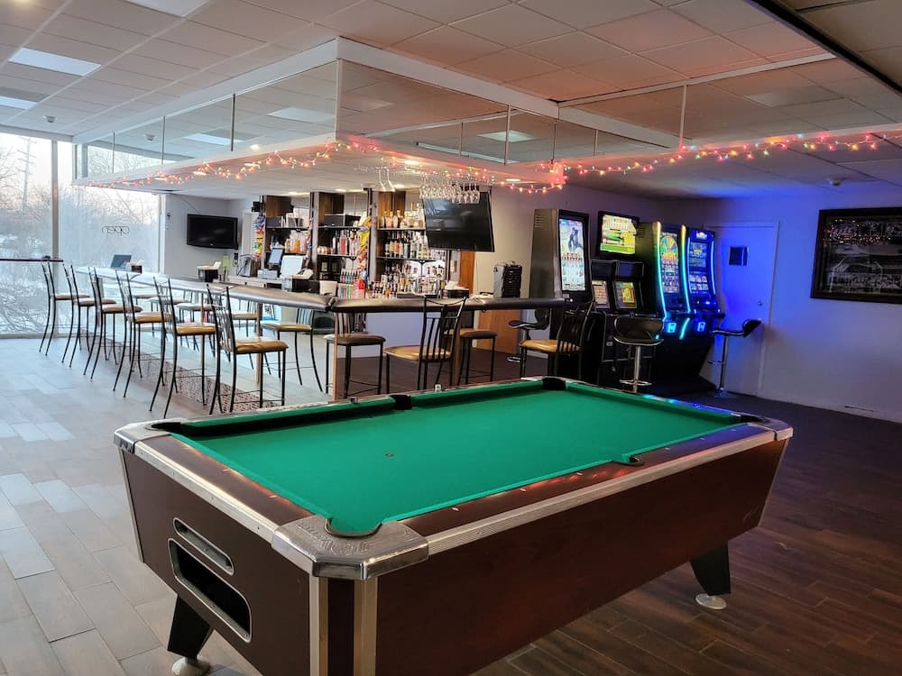 Travelodge by Wyndham Water’s Edge Hotel - Racine