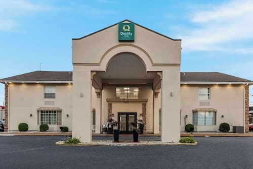 Quality Inn Saint Louis Airport