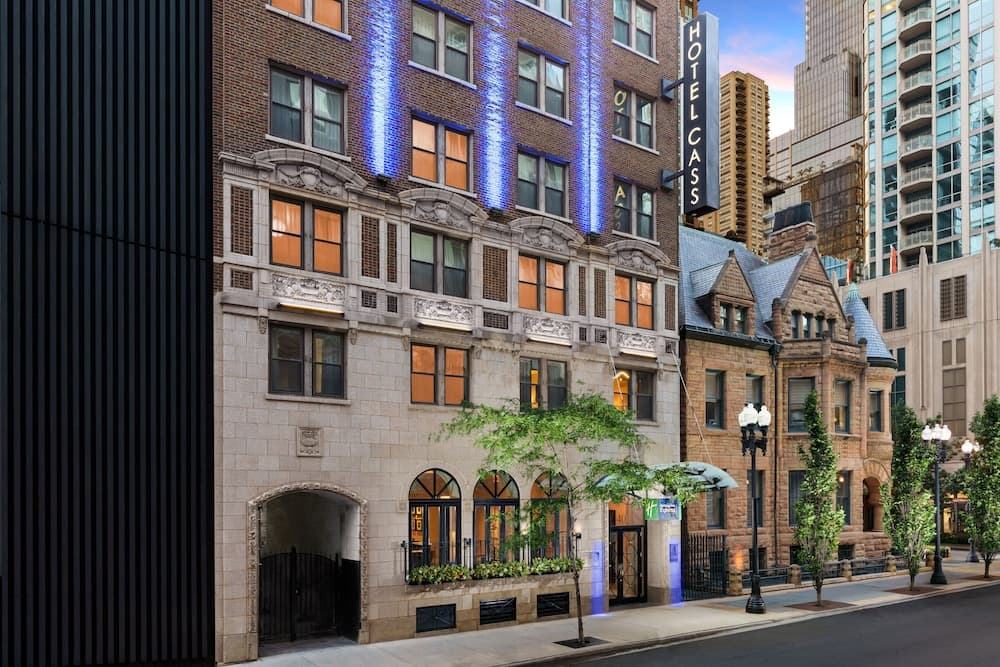 Holiday Inn Express Chicago - Magnificent Mile by IHG