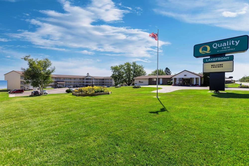 Quality Inn Lakefront