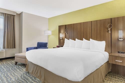 Best Western Plus New Englander