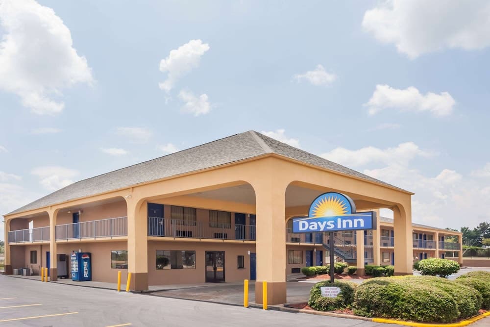 Days Inn by Wyndham Clinton