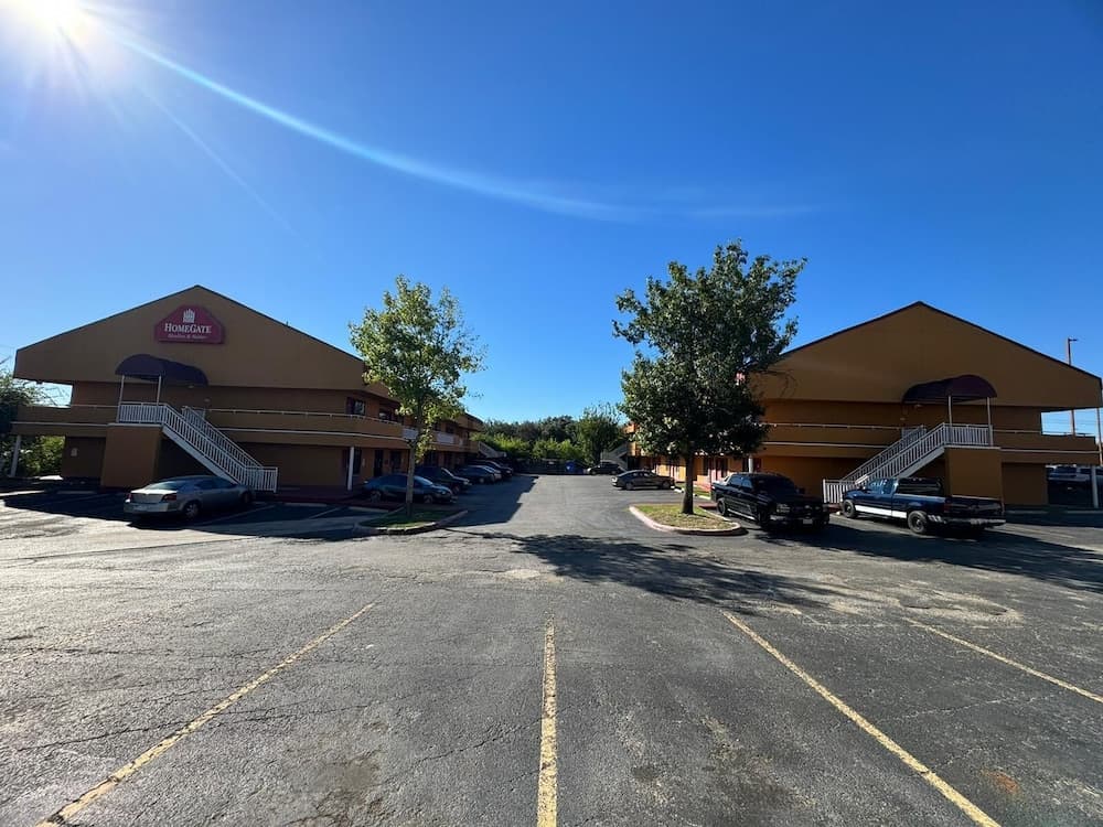 HomeGate Studios & Suites San Antonio Fiesta Park