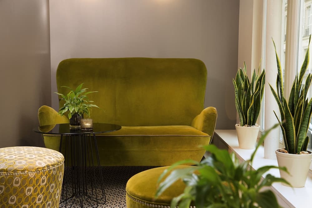 Lobi dinlenme salonu