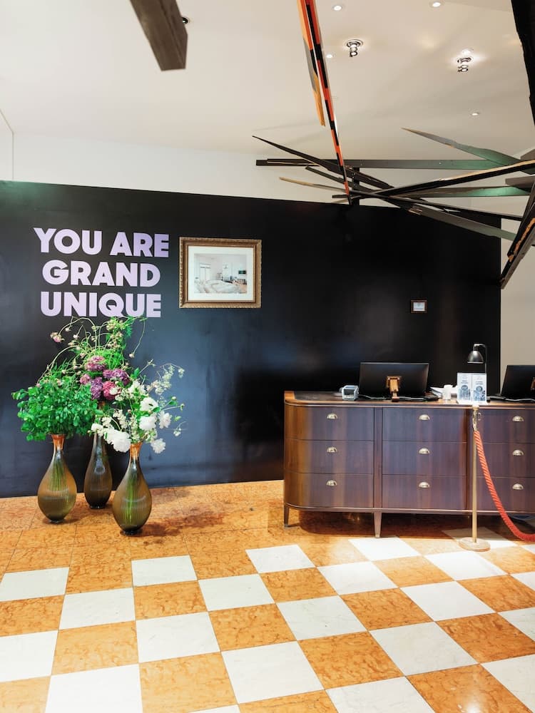 Lobi dinlenme salonu