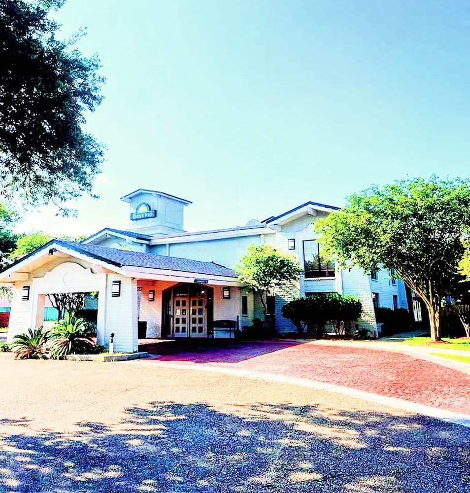 Days Inn by Wyndham Sulphur West