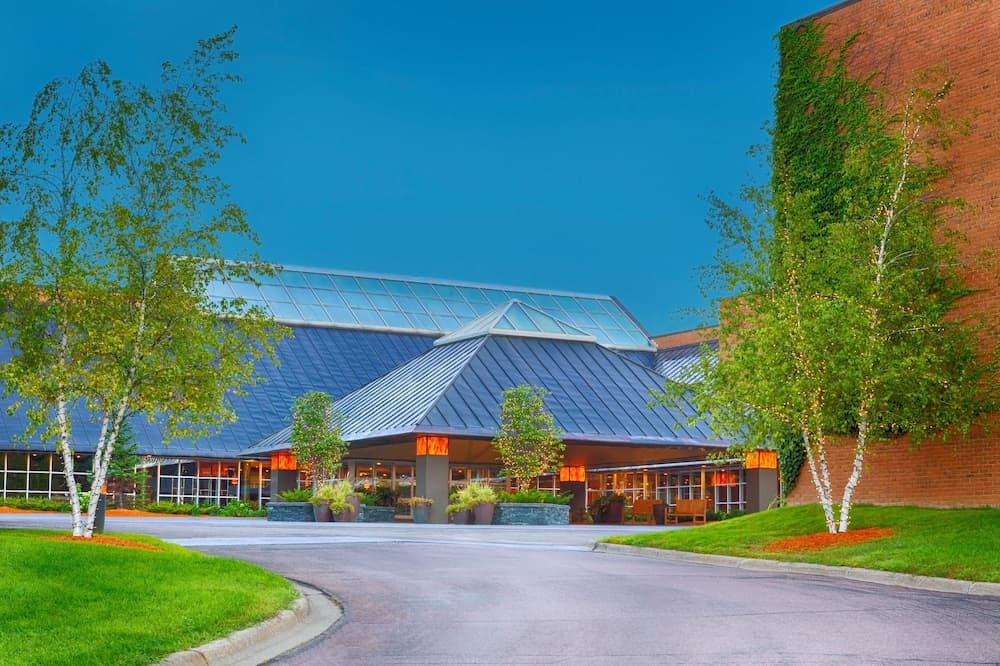 Crowne Plaza Minneapolis West by IHG