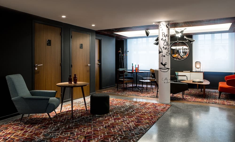 Lobi dinlenme salonu