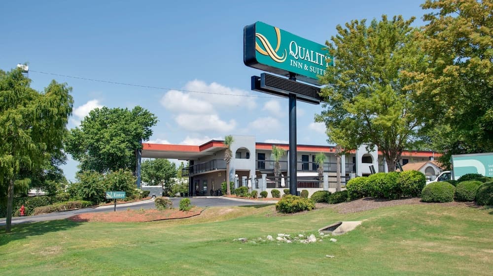 Quality Inn & Suites