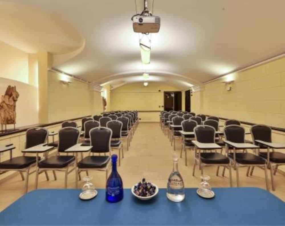 Toplantı salonu/imkânları