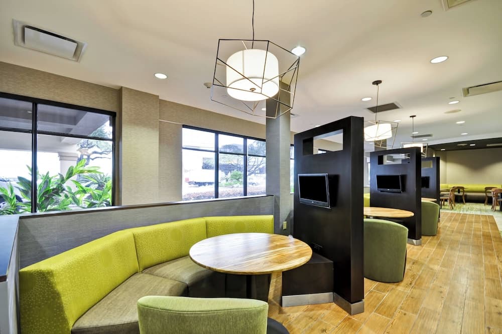 Lobi dinlenme salonu