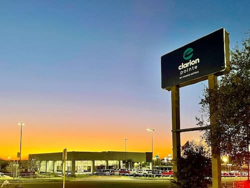Clarion Pointe near Medical Center